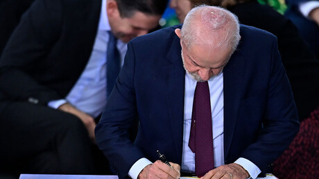 Lula sanciona programa Move Brasil para facilitar financiamento de veículos novos