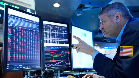 Freio na IA e pressão contra a China cobram preço em Wall Street