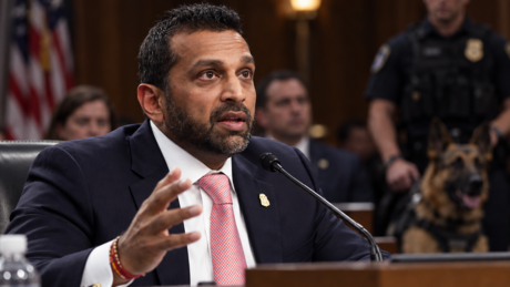 Audiência no Senado dos EUA com diretor do FBI vira debate sobre zoofilia