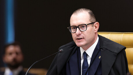 VÍDEO: Zanin acompanha Dino e vota para juntar processos de Moraes e Mendonça