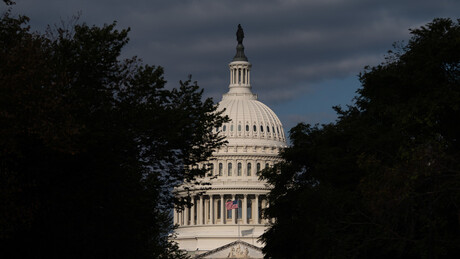 Congresso dos EUA aprova projeto de sanções antirrussas de Lindsay Graham