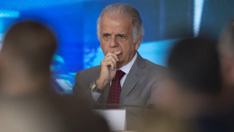 Ministro da Defesa de Lula tem celular clonado: que mensagens foram enviadas?
