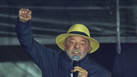 'O que eu não posso perder é a vida dos pobres jogando': Lula afirma que pretende acabar com bets