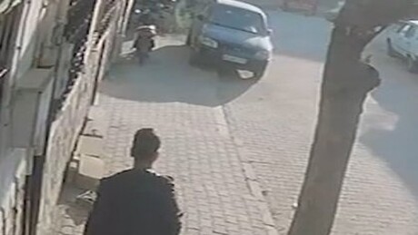 VÍDEOS: Ataque armado deixa 11 estudantes feridos em frente a escola da Turquia