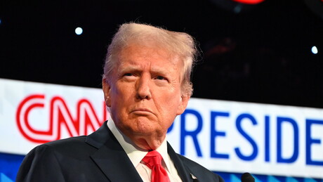 VÍDEO: Trump hostiliza CNN na chegada à ONU: 'Vocês não deveriam estar aqui'