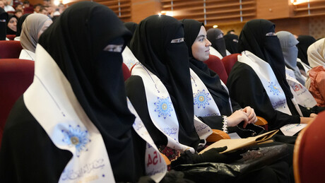 País da União Europeia endurece e proíbe burcas e niqabs nas escolas