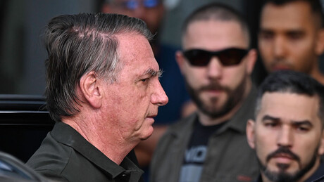 Defesa de Bolsonaro pede revisão da condenação e cita falas de Moraes em seu julgamento no caso Master