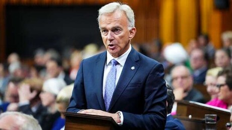 Deputado canadense perde cargo após votar por corte de armas a Israel