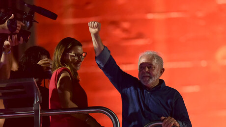 Lula critica Flamengo por receber patrocínio de bets e Janja manda presidente parar