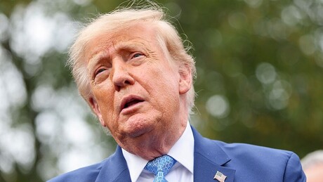 Trump chama acordo de IA de ‘constituição’ e rejeita novas regras de segurança
