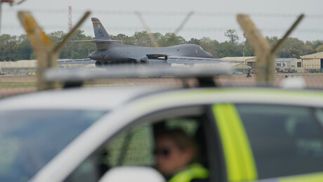Irã responde às insinuações do Reino Unido sobre incidente na base aérea
