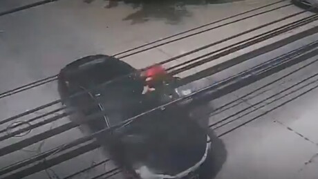 VÍDEO: Motorista atropela motociclista em Honduras