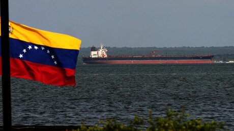 'Vamos começar a encher nossas reservas nacionais com petróleo venezuelano', afirma Trump