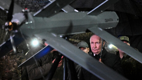 VÍDEOS mostram exercícios estratégicos de larga escala supervisionados por Putin