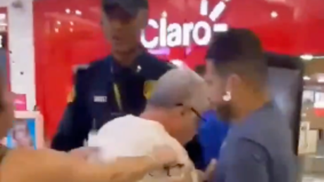 VÍDEO: 'Tarado safado': Cidadãos intervém ao perceber que idoso gravava menina em shopping do RJ