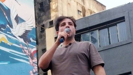 EUA estão 'comprando eleições na América Latina inteira' para torná-la submissa, alerta Renan