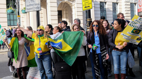 Erro do TSE barra de votar dezenas de brasileiros em Londres