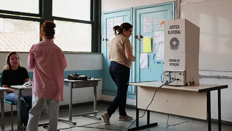 Justiça Eleitoral registra troca de 1.543 urnas, faltando 1h30 para encerramento de votação
