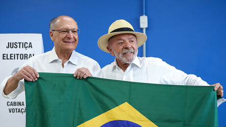 Lula anuncia nova fase da campanha e acredita que pode virar o jogo contra Flávio