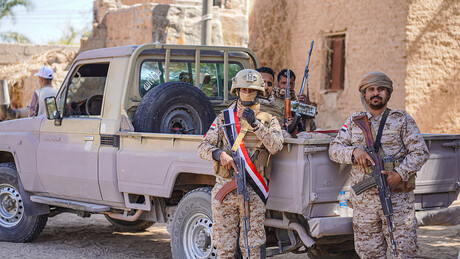 Governo do Iêmen anuncia retomada de Mocha dos houthis; grupo rebelde contesta