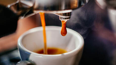 Experimento sugere benefícios inesperados do café descafeinado