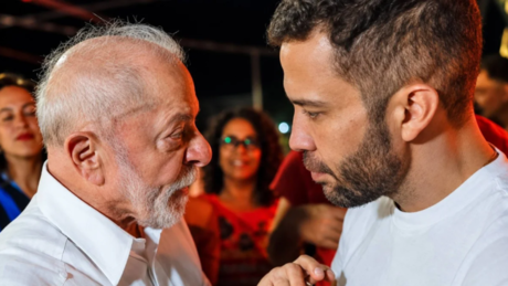 Janones reúne mais de 1 milhão em grupo criado para mobilizar apoio a Lula