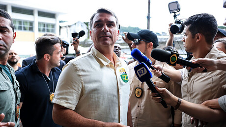 Flávio explica fala sobre mudar Constituição para 'redemocratizar o país'