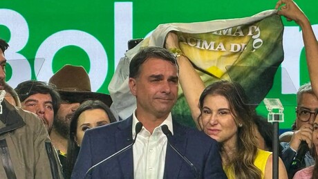 Flávio Bolsonaro diz ser contra bets, mas que proibição agride 'segurança jurídica' e 'clubes'