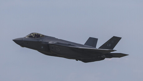 Como a tecnologia sensível do caça F-35 dos EUA foi parar nas mãos da China?