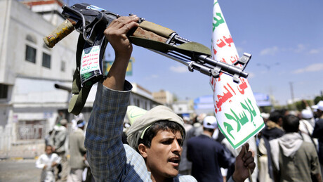 Houthis emitem aviso a funcionários de instalações petrolíferas da Arábia Saudita