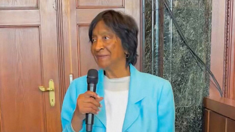 Vencedora do Nobel da Paz provoca Trump: 'Talvez eu compartilhe este prêmio com ele'
