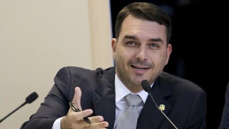 Flávio Bolsonaro tem um 'ás na manga' para estender seu mandato caso vença as eleições