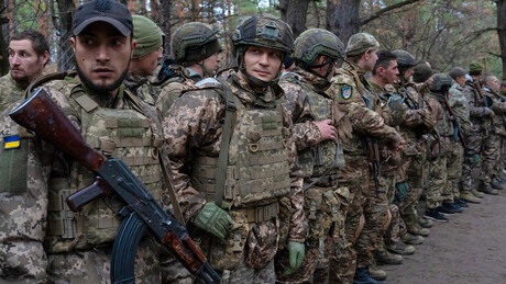 'Levá-los ao massacre': como a Rússia combate o recrutamento de mercenários para Kiev