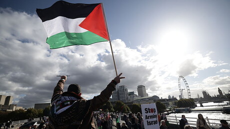 VÍDEOS: Milhares de manifestantes em Londres protestam contra vendas de armas britânicas a Israel