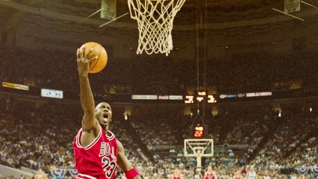 Camisa de Michael Jordan é leiloada e se torna o item mais caro da história do basquete