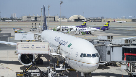 Houthis emitem alerta a aeroportos e refinarias da Arábia Saudita