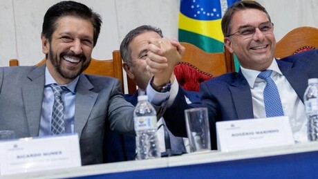 VÍDEO: MDB anuncia apoio majoritário a Flávio Bolsonaro