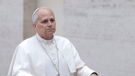 Papa Leão XIV é diagnosticado com câncer após cirurgia
