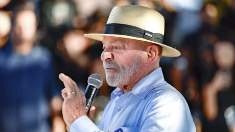 VÍDEO: Lula promete Pé-de-Meia para universitários caso reeleito: 'investir no futuro'