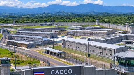 Costa Rica inaugura sua primeira megaprisão no 'estilo Bukele' em meio à crise de segurança
