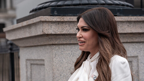Kimberly Guilfoyle deixa embaixada dos EUA na Grécia após acusações de conduta inadequada
