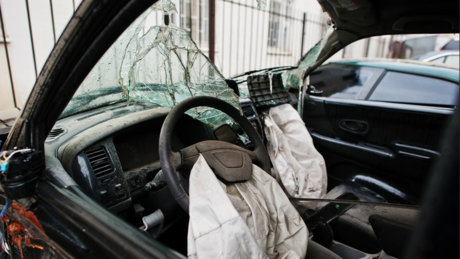 Brasileira é encontrada nua após carro capotar em Portugal durante possível ato sexual