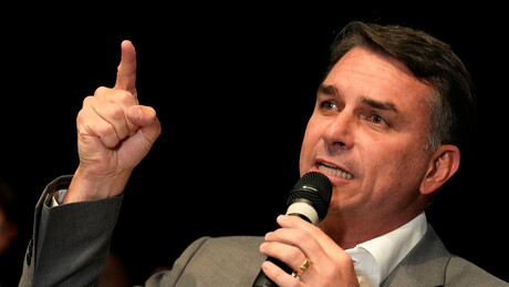 'O Brasil fará parte do Escudo das Américas', afirma Flávio Bolsonaro