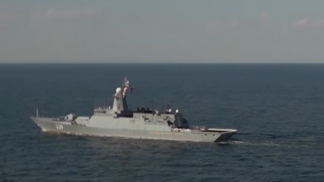 VÍDEO: Marinhas da Rússia e da Índia simulam libertação de navio sequestrado em exercícios conjuntos