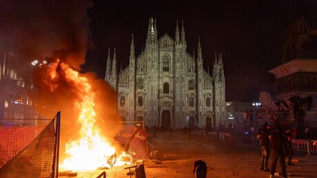 VÍDEOS: Protestos violentos atingem a Itália com incêndios, saques e repressão