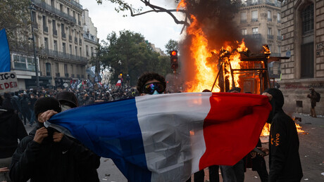 França faz balanço dos distúrbios: 1,8 mil detidos, policiais feridos e onda de destruição
