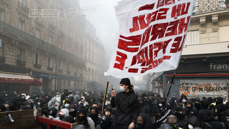 Mais de 350 detidos em Paris e novos protestos à vista: França tenta conter manifestações