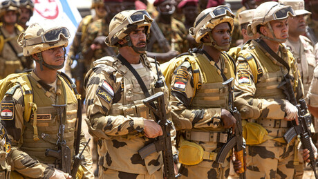 Guerra no Iêmen arrasta maior exército do mundo árabe para o conflito