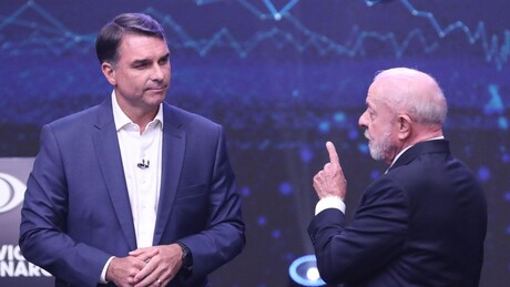 VÍDEO: Especialista faz leitura labial de conversa fora dos microfones entre Lula e Flávio Bolsonaro