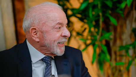Lula cobra abertura de sigilos de Flávio e dos irmãos Bolsonaro: 'Você, que é um miliciano'